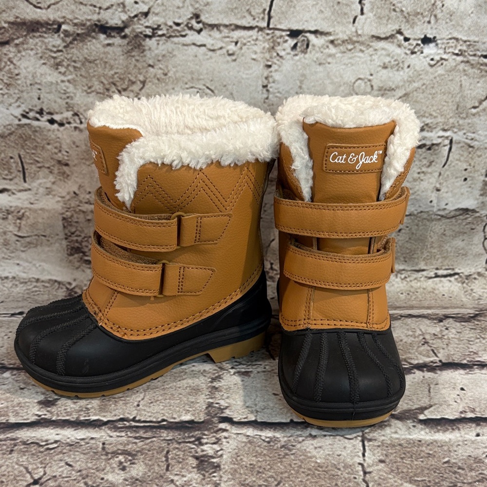 Cat & Jack Tan and Black Thermolite  Snow Boots - Picture 2 of 10
